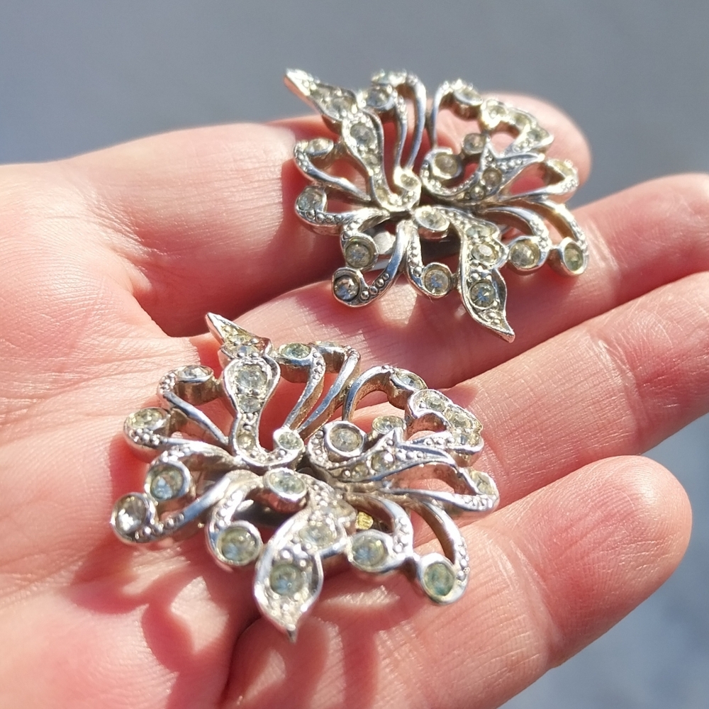 Vintage Silver Floral Earrings Clips - Picture 6 of 14